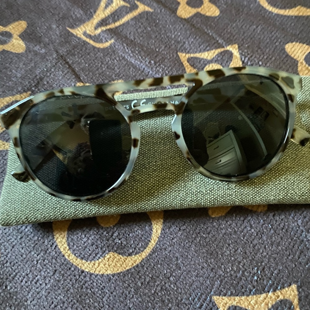Peepers bifocal sunglasses 2.00 strength